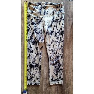 Lululemon Women's Tan and Black Workout Capri Leggings Size 2